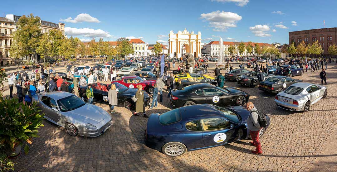 Fahrzeuge des Deutschen Maserati-Clubs bei der Maserati International Rally